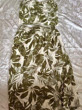 Abercrombie & Fitch Cream Smocked Fabric Top and Skirt Set